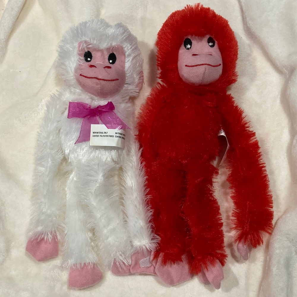2 Stuffed Animals